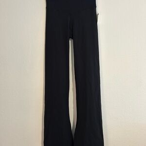 Aerie Hip Hugger Bootcut Leggings in short